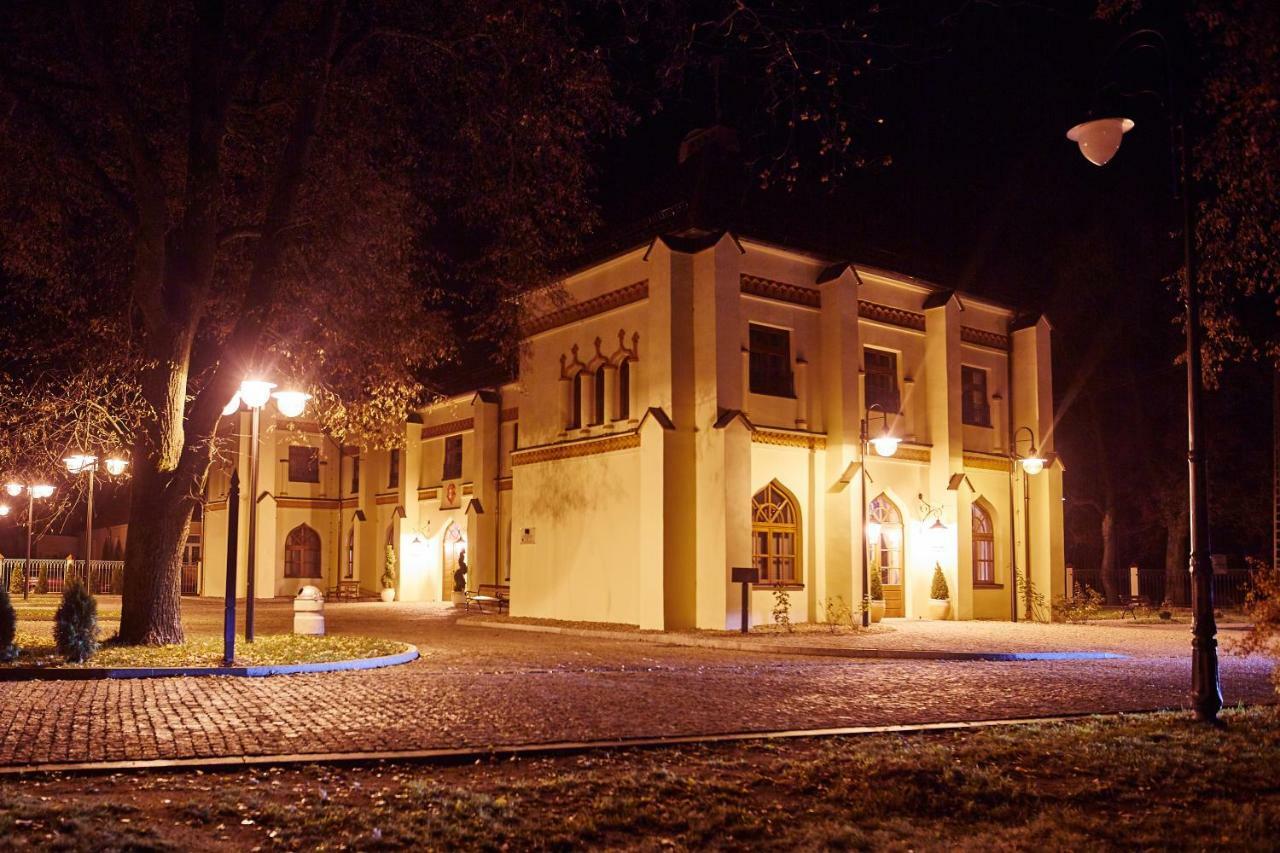 Centrum Obslugi Turysty Kordegarda Raczki  Exterior foto